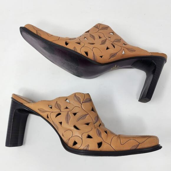 MIA Mules Women 7M Vicki Tan Western Tooled Leather Leaf Pattern Stacked Heel - Picture 6 of 8